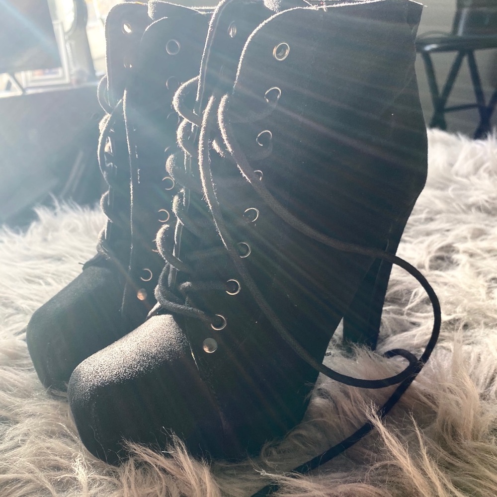 Black bootys - Picture 3 of 3